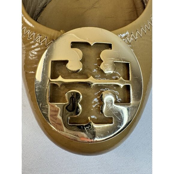Tory Burch Reva Tan Patent Ballet Flats 8.5 Gold Logo Chic Luxe Classic Spot - Picture 15 of 16
